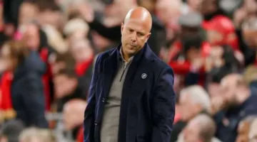 ليفربول يواجه أزمة حقيقية بعد رباعية آيندهوفن وتأثيرها على مستقبل المدرب سلوت 1